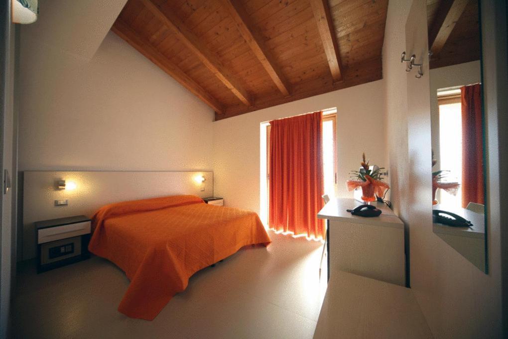 Hotel Incontro Peschici Zimmer foto